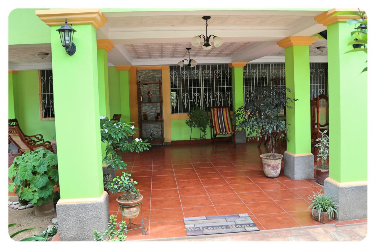 Hostal San Antonio León Exterior foto