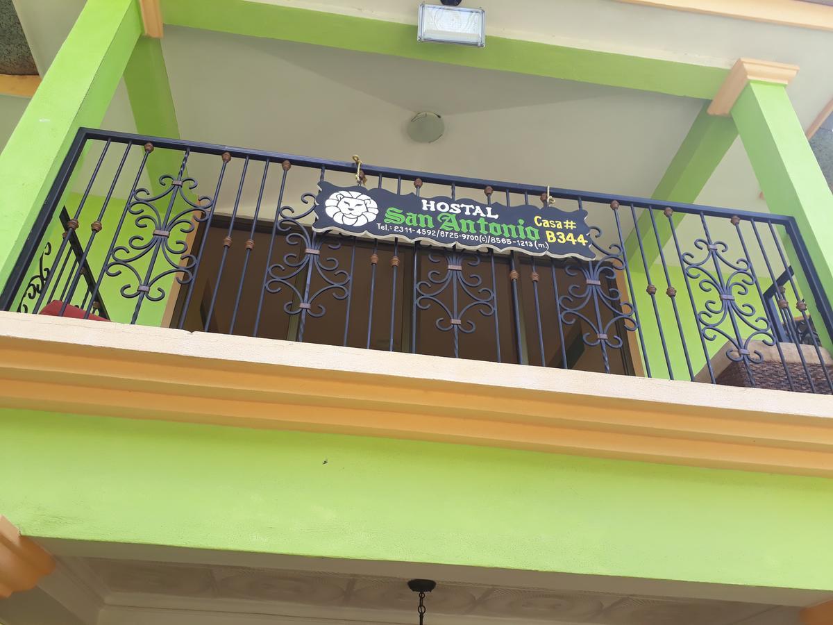 Hostal San Antonio León Exterior foto