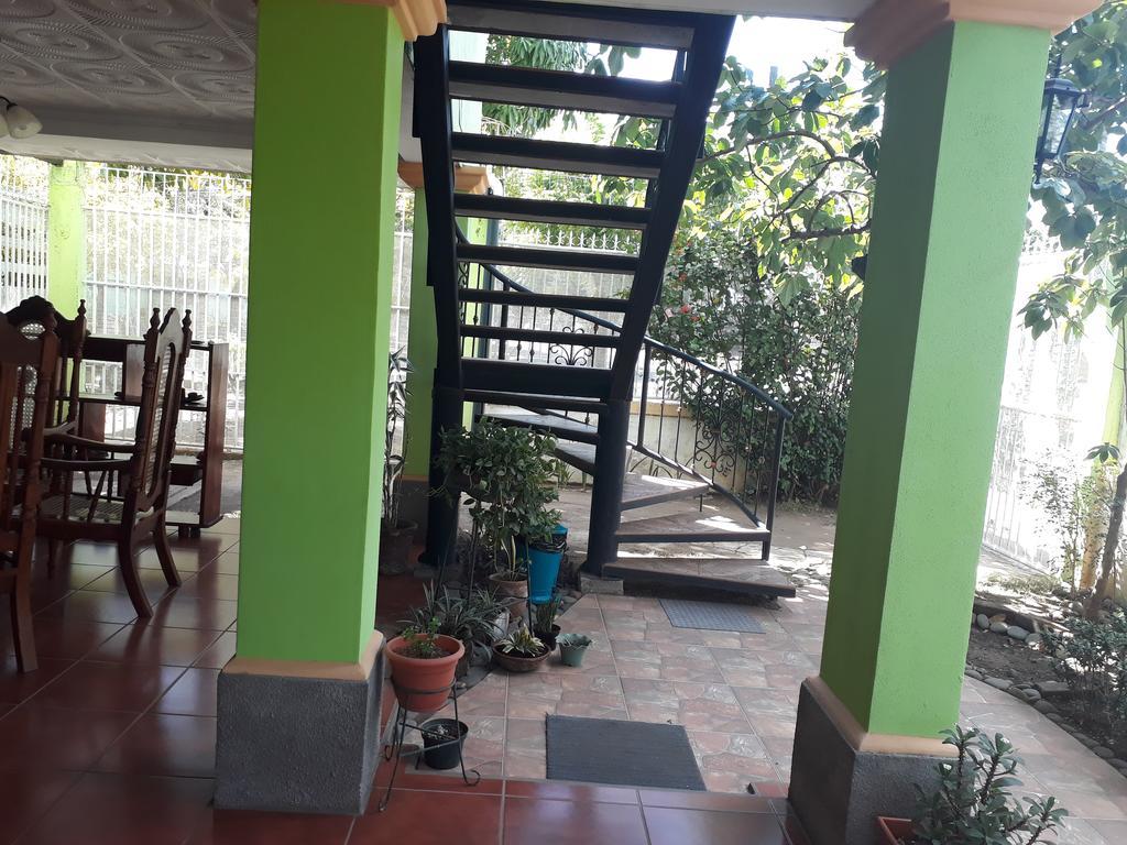 Hostal San Antonio León Exterior foto